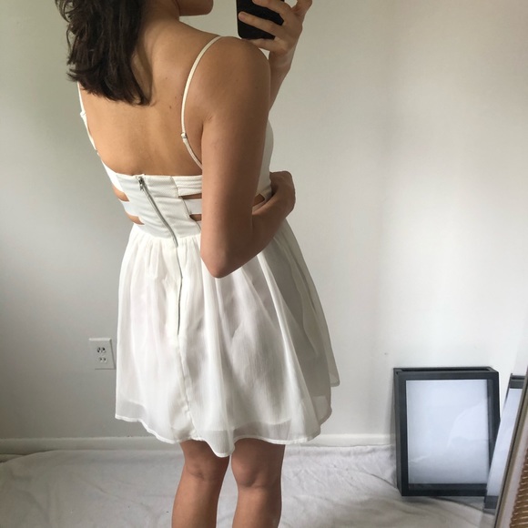 WALTER BAKER LIKE NEW - Picture 2 of 4